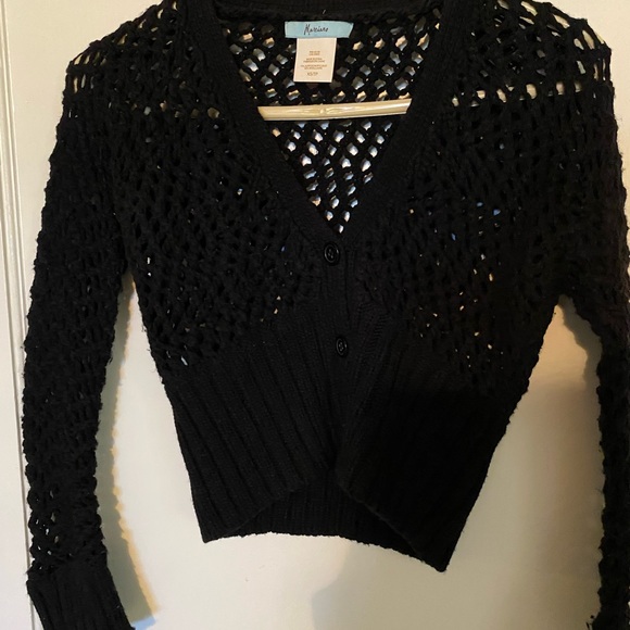 Guess women’s light weight button up sweater. Black size XS. - Picture 2 of 3